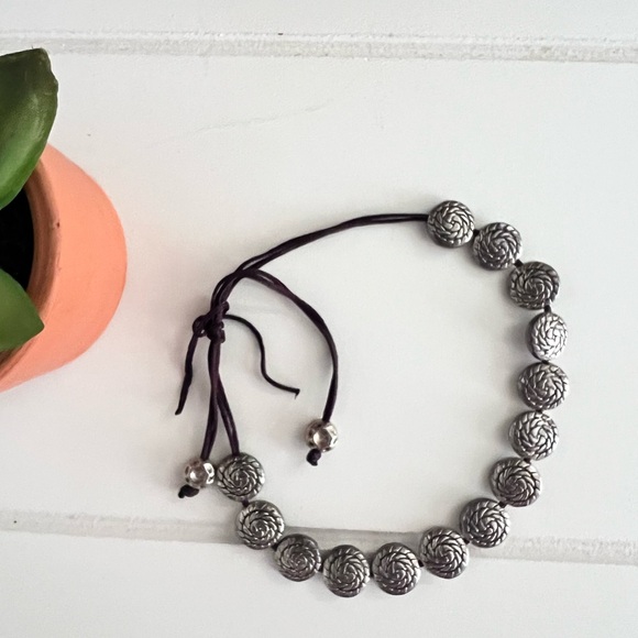 Silver adjustable bracelet - Picture 2 of 2